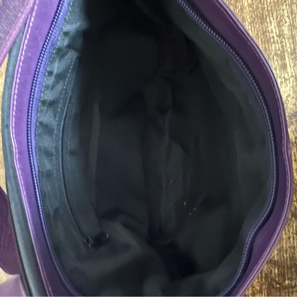 Handmade leather crossbody bag - Picture 3 of 4